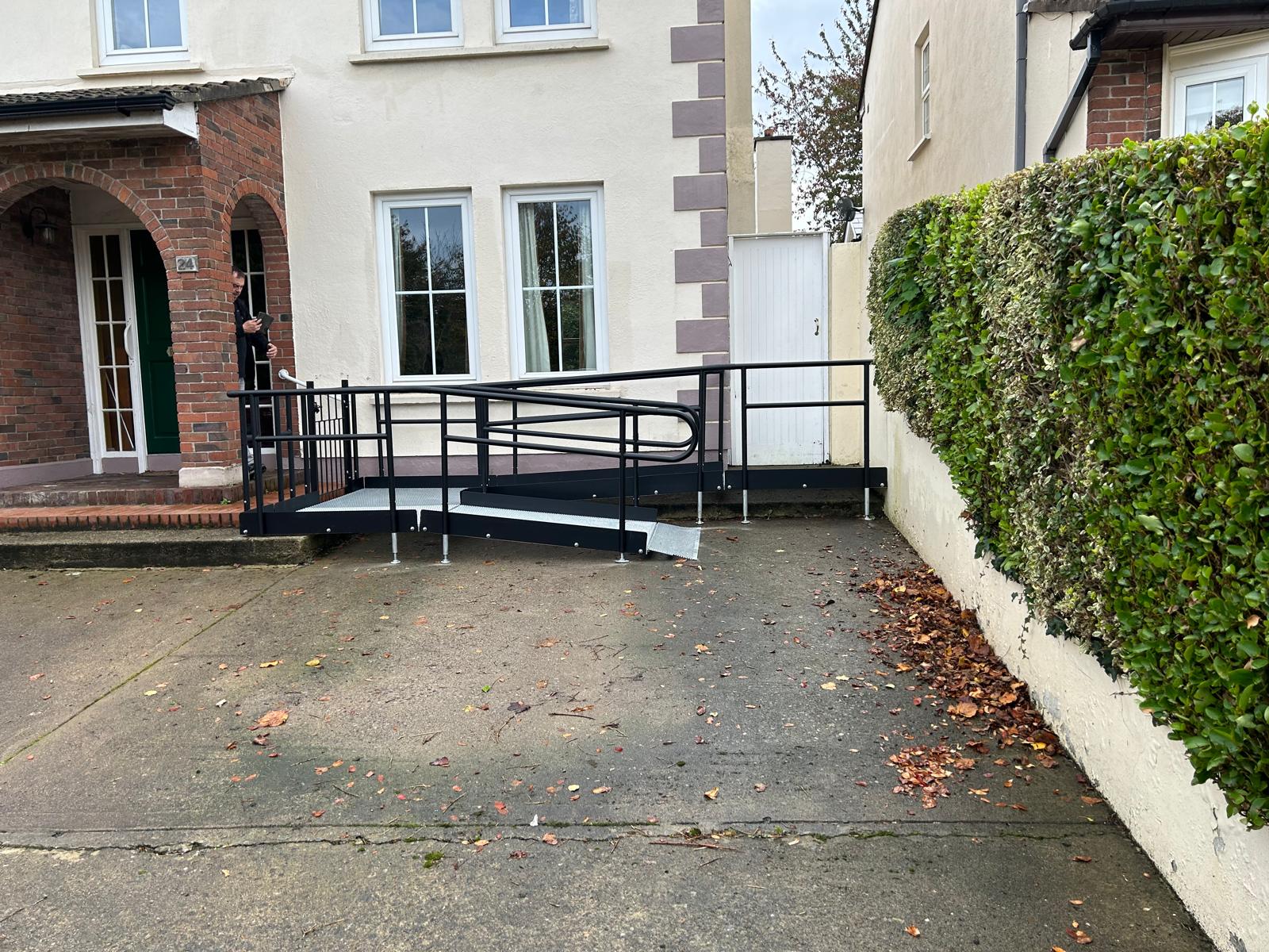 Modular ramp installed at the front of a house